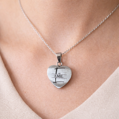 Herz Kettenanhänger graviert – Edelstahl personalisiert – Kindername, Initiale
