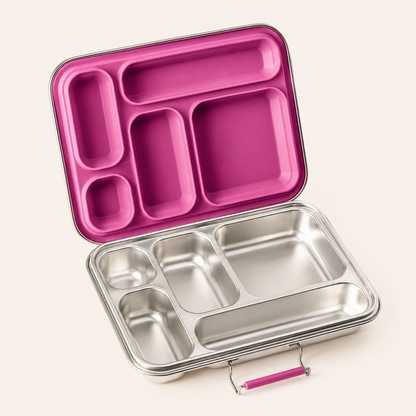 Geöffnete LEKKABOX® GRANDE Edelstahl Lunchbox mit 5 Fächern und Berry-farbenem Silikoneinsatz – große Brotdose für Schule, Arbeit und unterwegs.