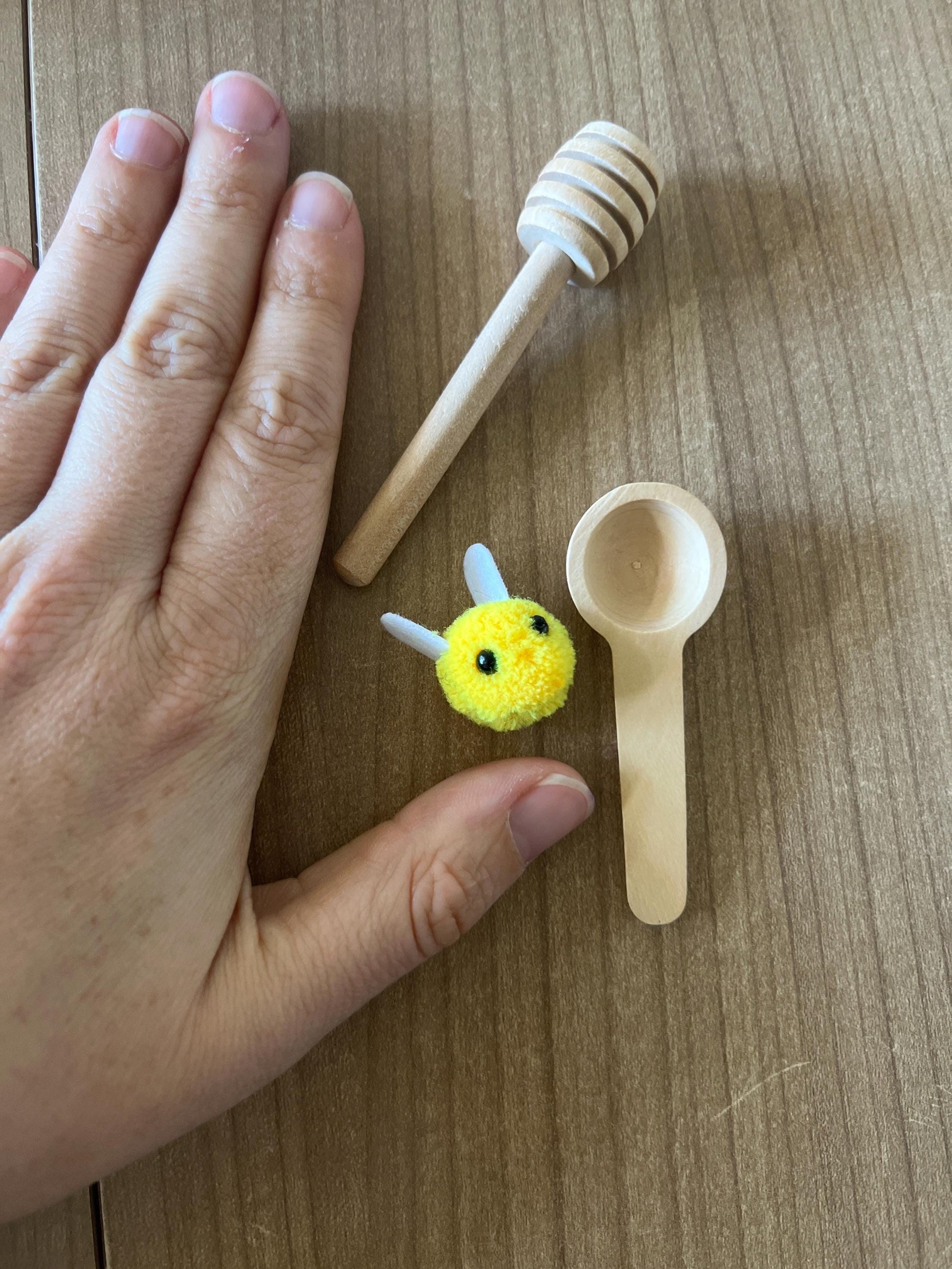 Honigbienen Sensorik-Set | Montessori inspiriert | Reis mit Glitzer & Duft | Spielideen und Holzlöffel